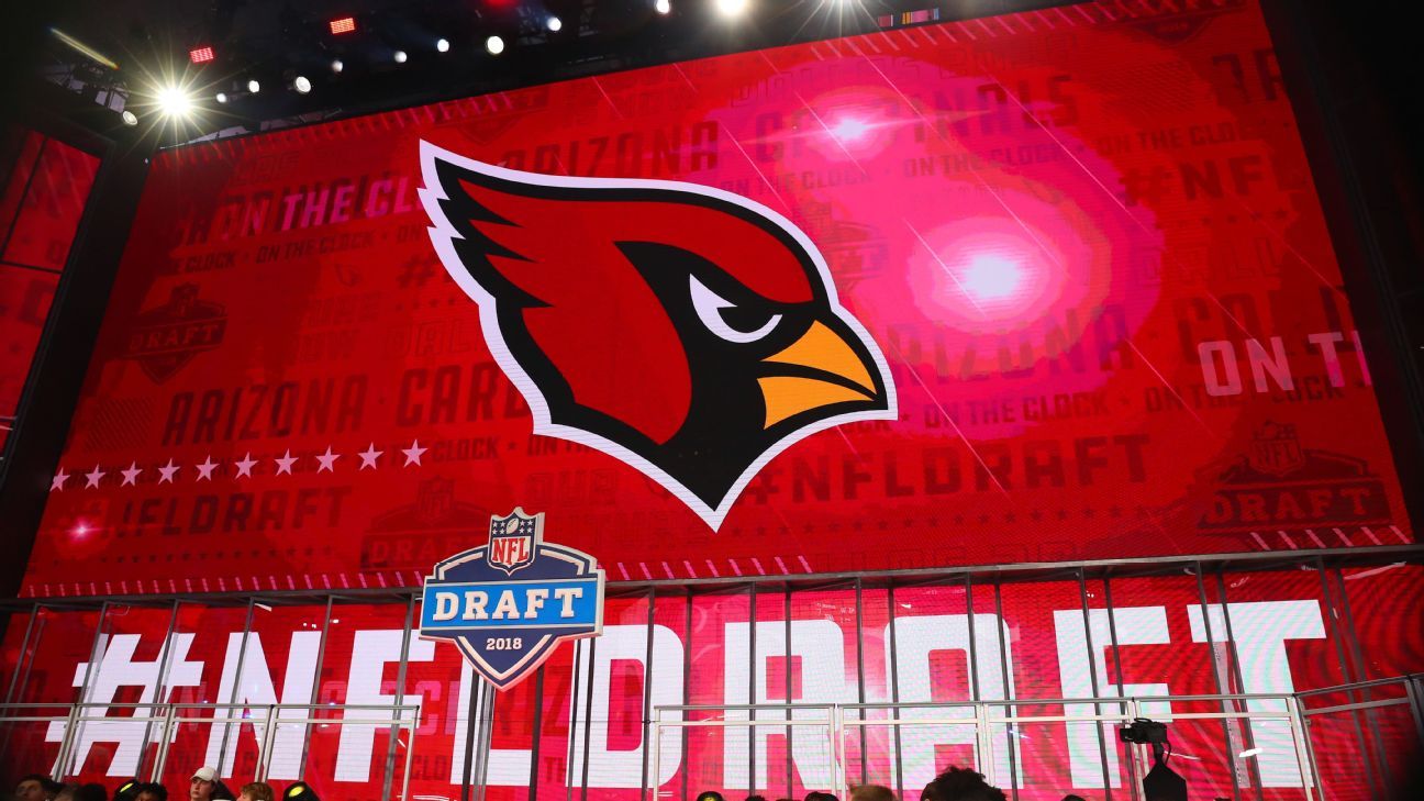 BOB体育平台 - NFL暂停红雀高管涉赌政策违规行为：行业自律与合规风险全解析 - BOB体育